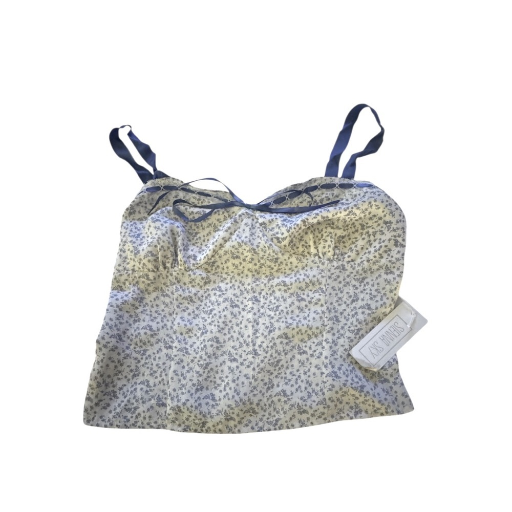 NWT Women’s Sienna Sky Beautiful White & Blue Floral Cropped Tank Top